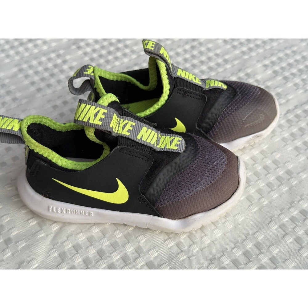 Nike Flex Runner Toddler Slip-On Mesh Sneakers Black/Volt US 7C